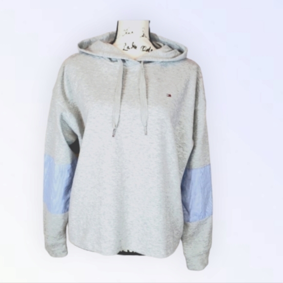 Tommy Hilfiger Tops - Tommy Hilfiger Sweatshirt Hoodie Size M